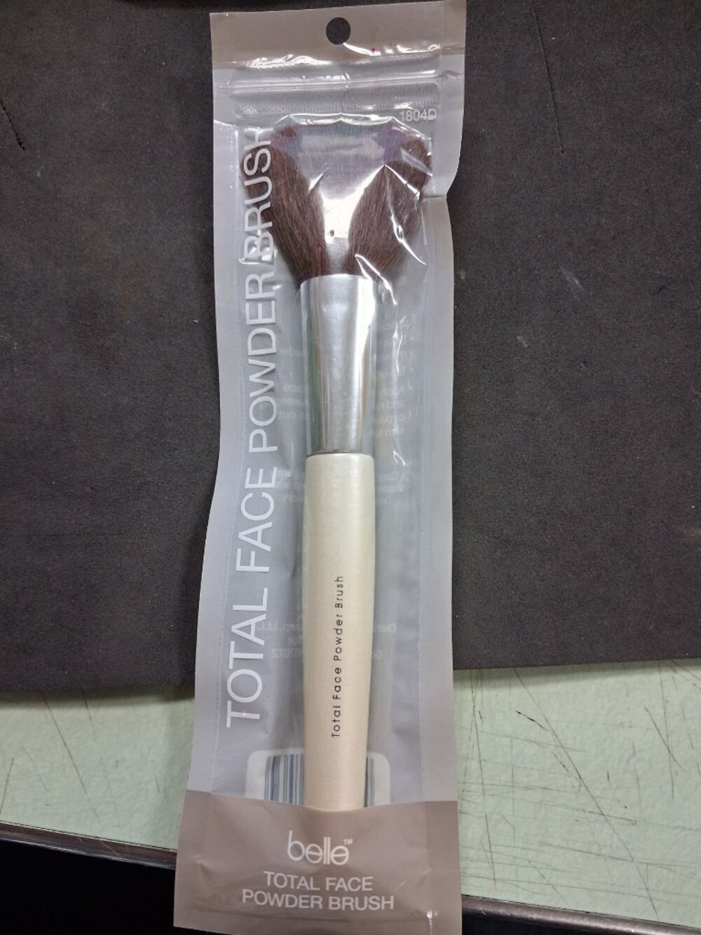 Belle Total Face Powder Brush 1804D NEW